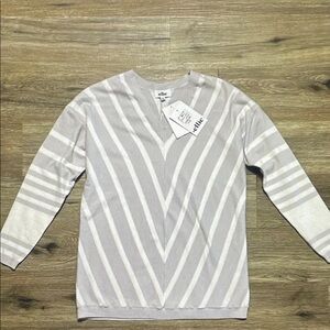 Ellie Men’s V-Neck Sweater in Light Gray and White Stripes